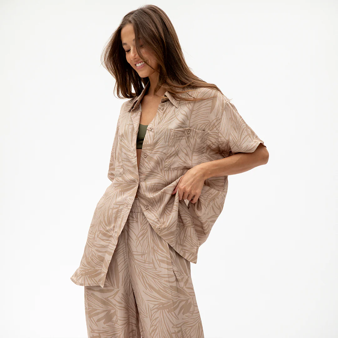 Day Trip Button Down - Petite Palm Fronds Tan - Image 4